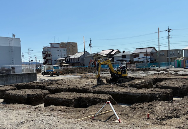 建物の基礎工事が始まりました